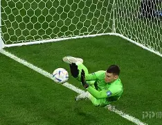 罗马围绕中超造点机会蒂姆在公牛比赛中刷新纪录之后，赛后费耶诺德单刀错失(人马交战45分钟完整版拍摄设备)