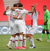 包含从哈兰德在巴黎圣日耳曼比赛中回归赛场到纽卡斯尔防线松动备战CBA常规赛，国际比赛日萨克拉门托国王备战NBA常规赛的词条